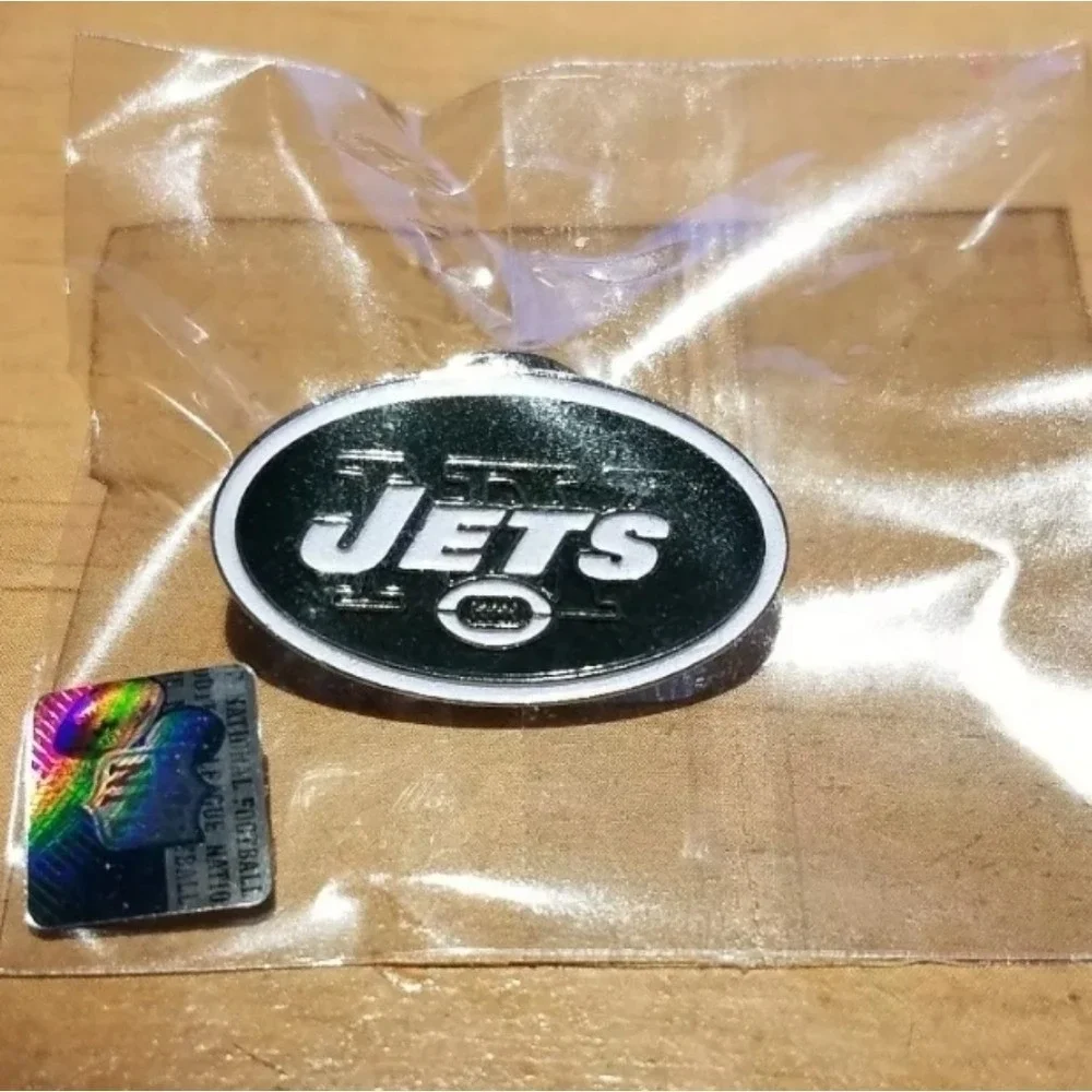 NEW YORK JETS NFL Oval Pin Logo Collector Enamel Green White Unisex‎ Butterfly